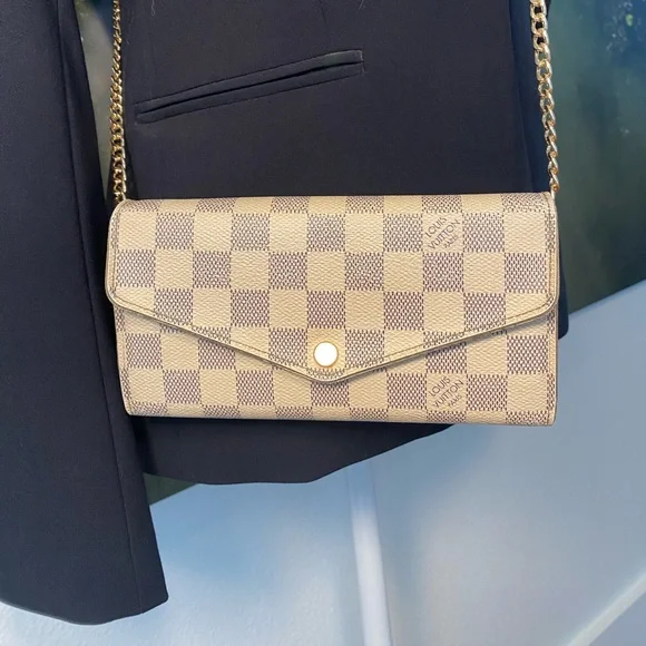 Louis Vuitton Damier Azur Sarah Envelope Wallet - Picture 14 of 14